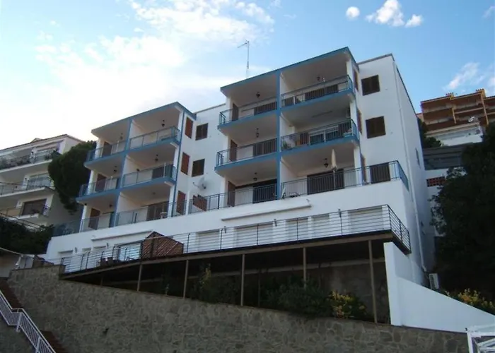 Agi Rodas Apartments