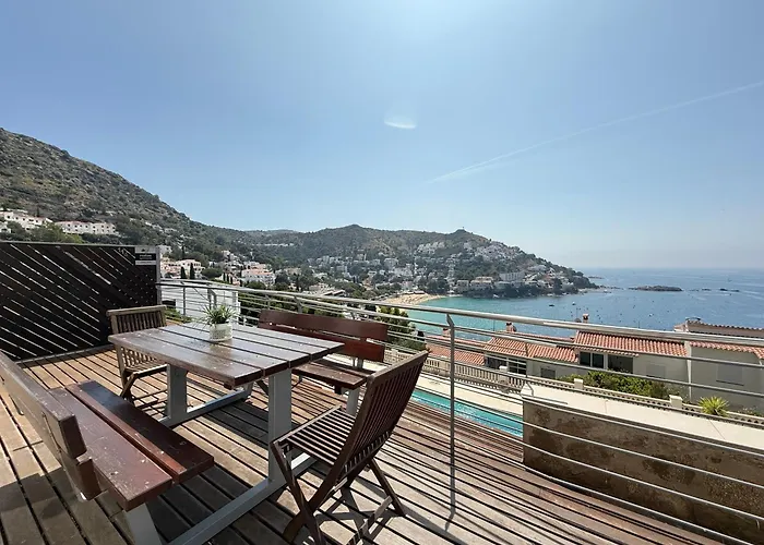 Agi Rodas Apartments